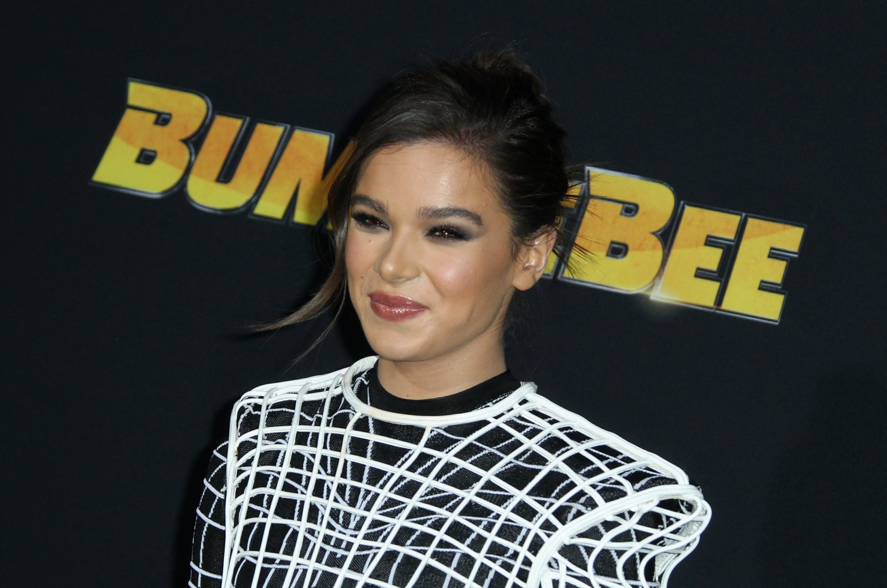 hailee-steinfeld-sexy-feet-44 hailee steinfeld sexy feet 44