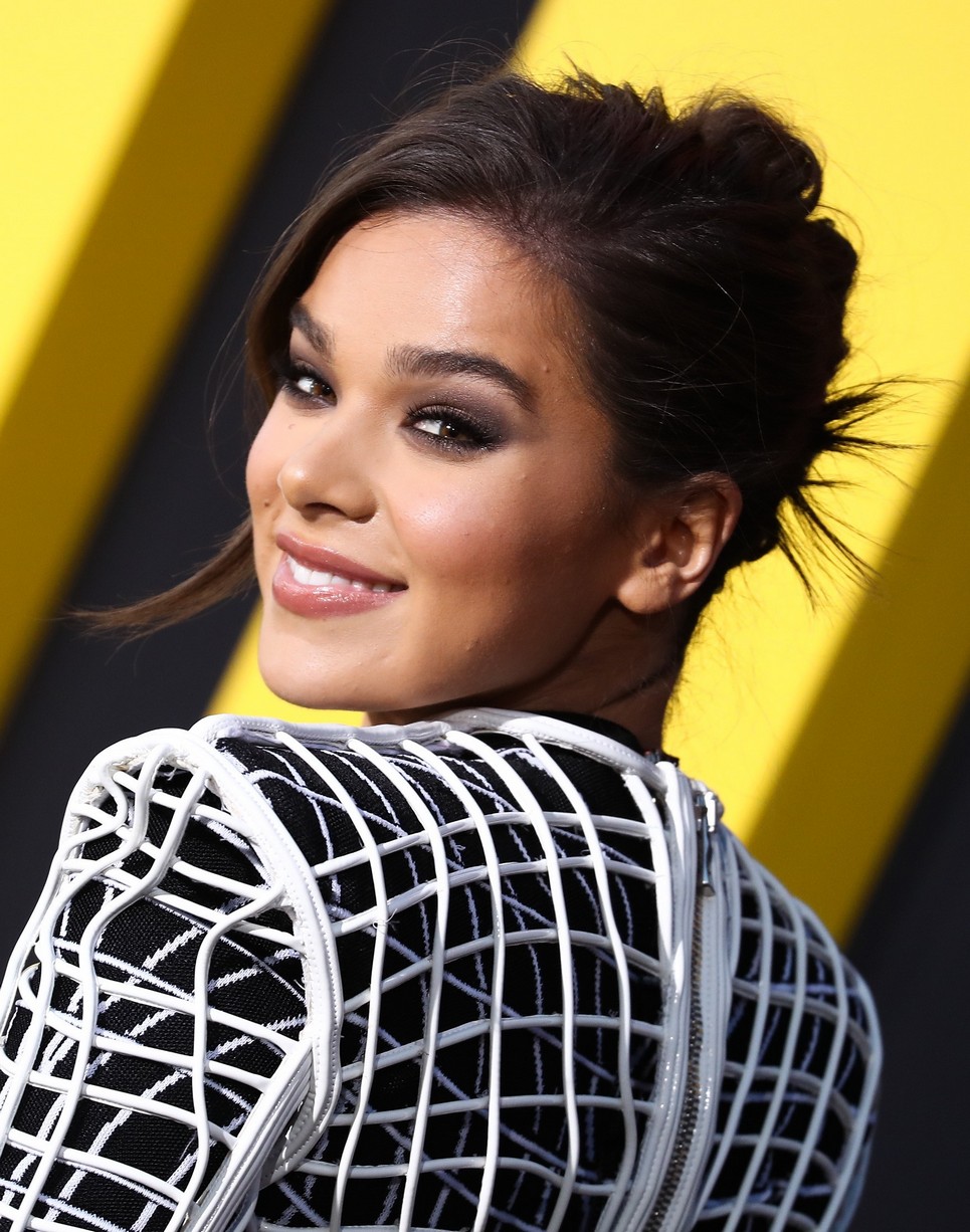 hailee-steinfeld-sexy-feet-89 hailee steinfeld sexy feet 89