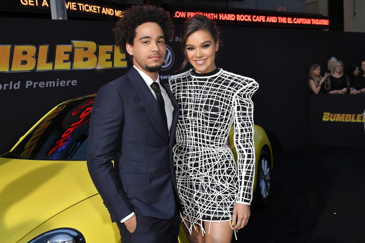 hailee-steinfeld-sexy-feet-93 hailee steinfeld sexy feet 93