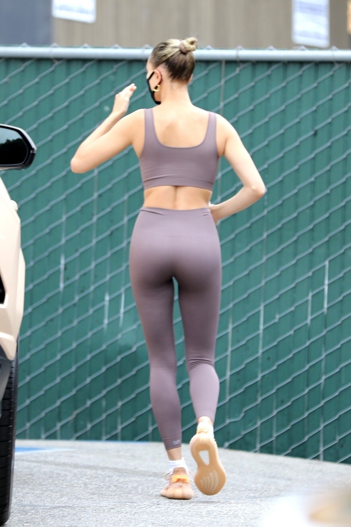 hailey-baldwin-bieber-sexy-ass-leggings-thefappening-pro-2 hailey baldwin bieber sexy ass leggings thefappening pro 2
