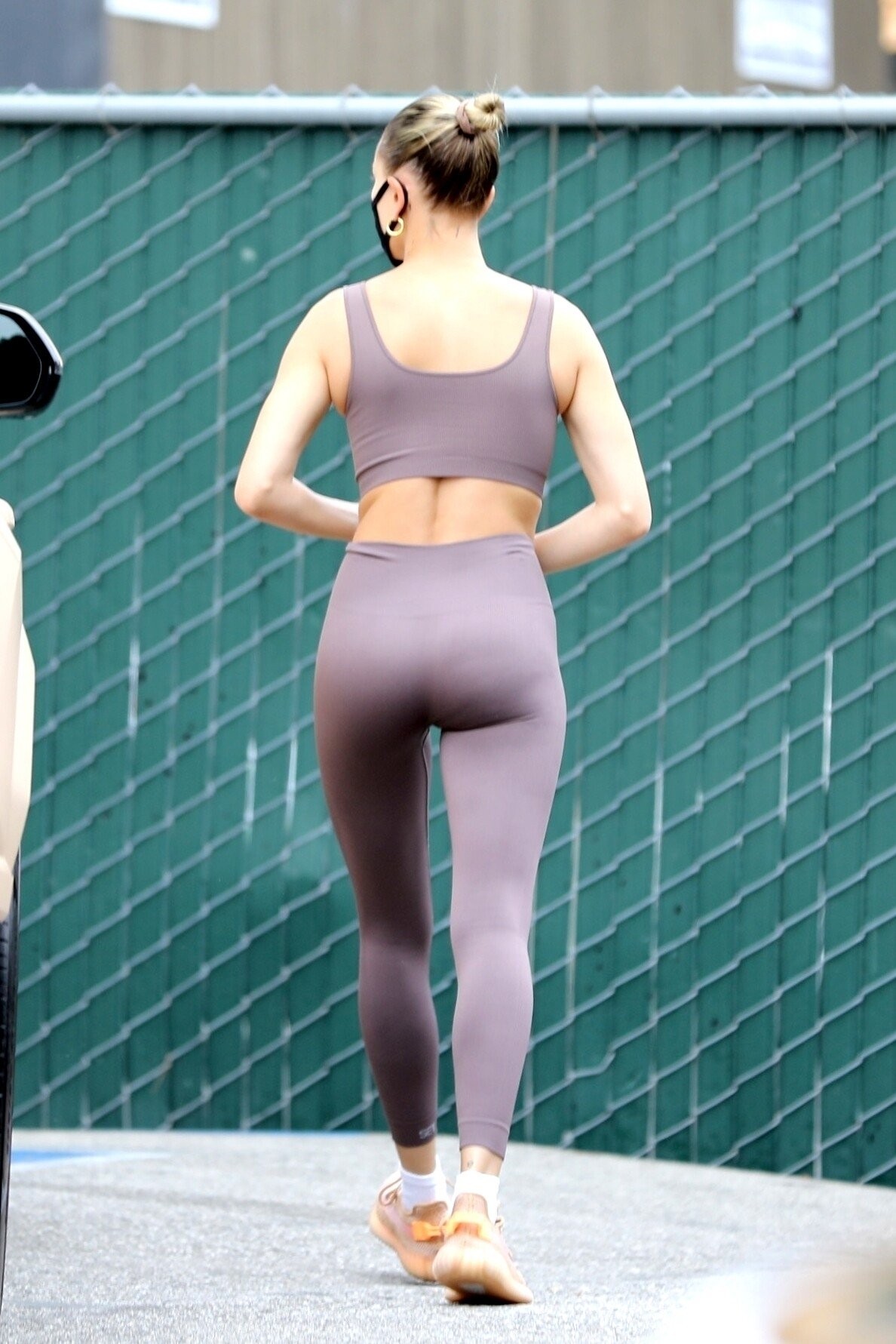 hailey-baldwin-bieber-sexy-ass-leggings-thefappening-pro-7 hailey baldwin bieber sexy ass leggings thefappening pro 7