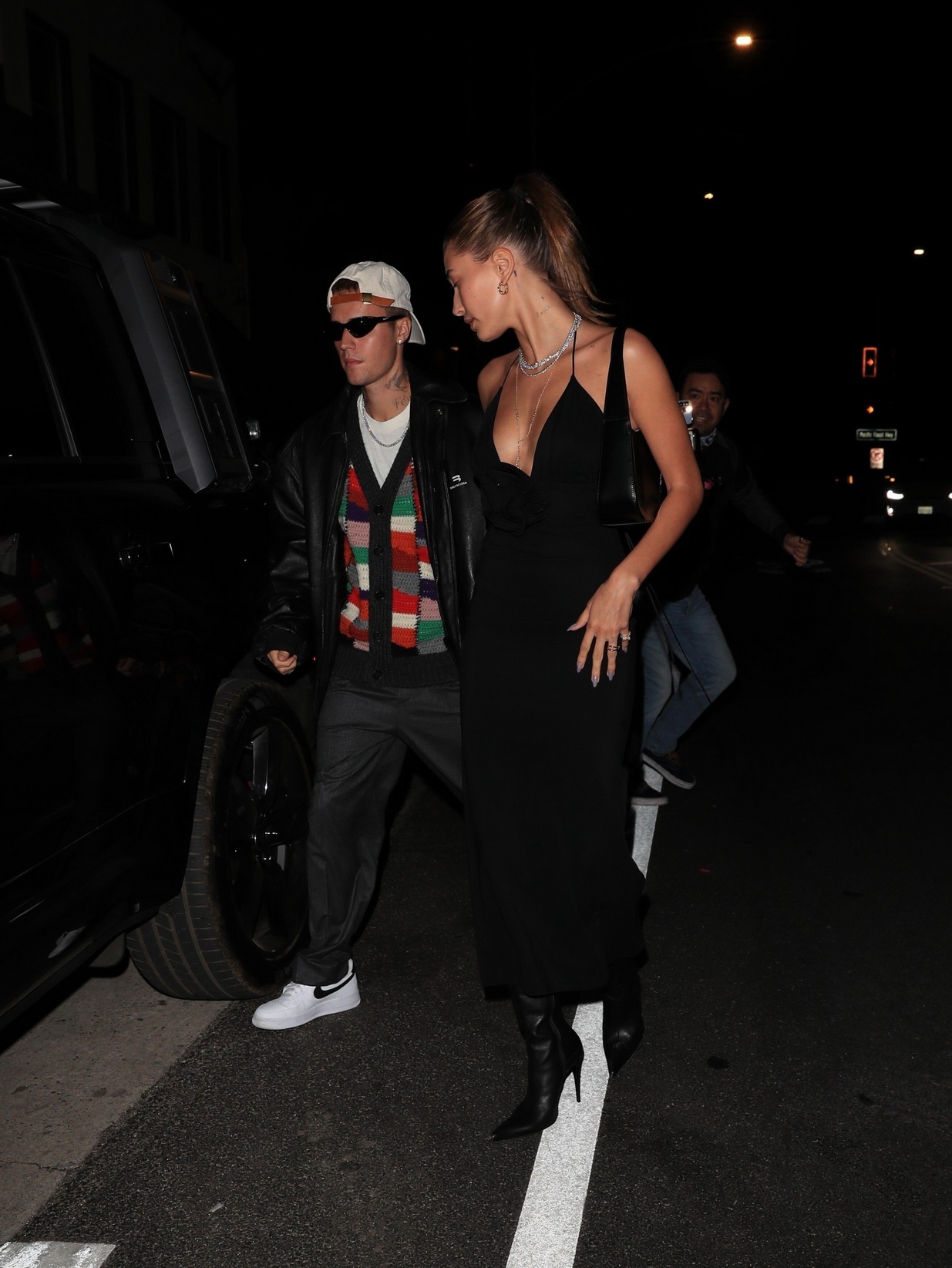 hailey-baldwin-sideboobs-cleavage-thefappening-cfd-2 Hailey Baldwin Sideboobs