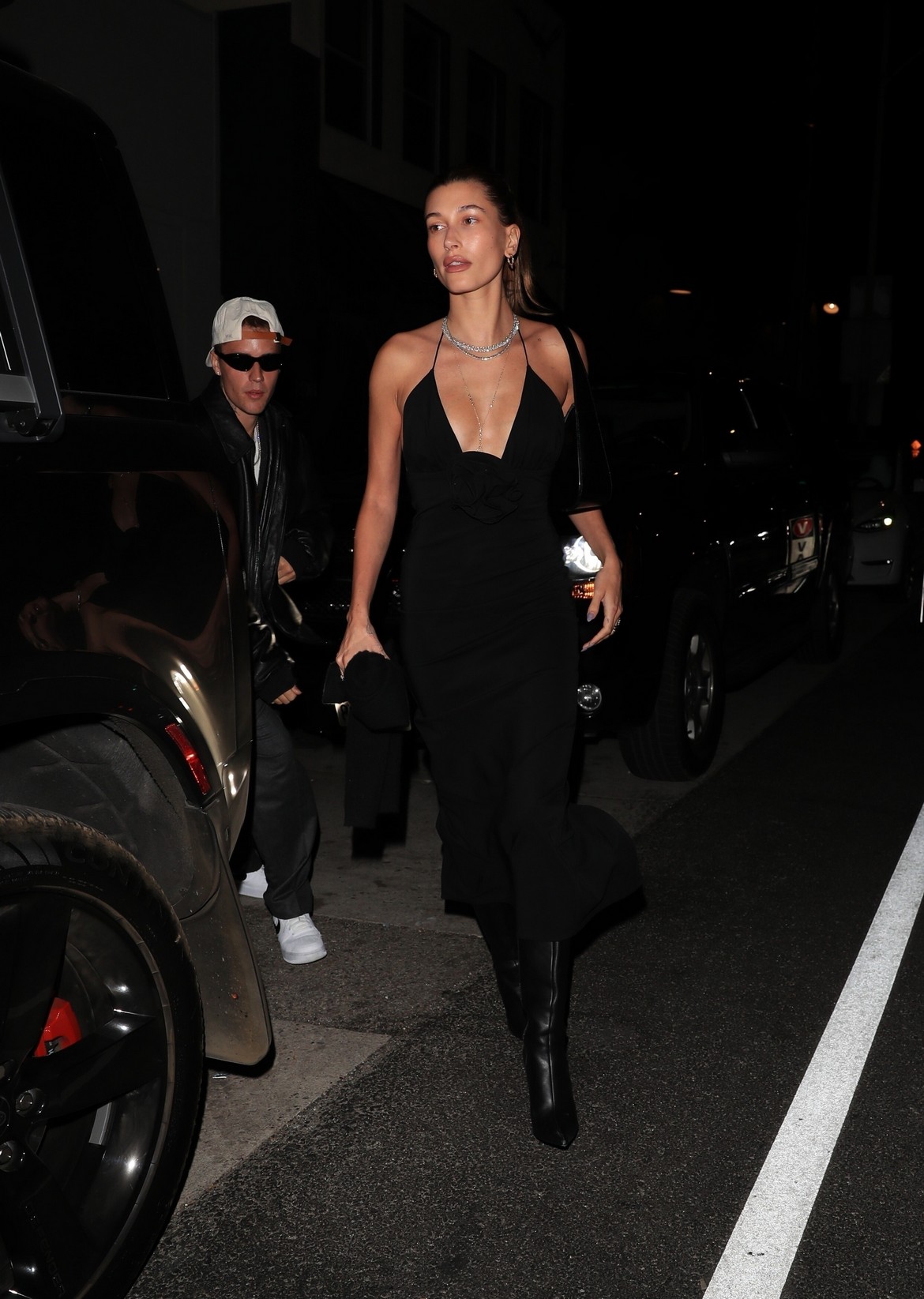 hailey-baldwin-sideboobs-cleavage-thefappening-cfd-4 hailey baldwin sideboobs cleavage thefappening cfd 4