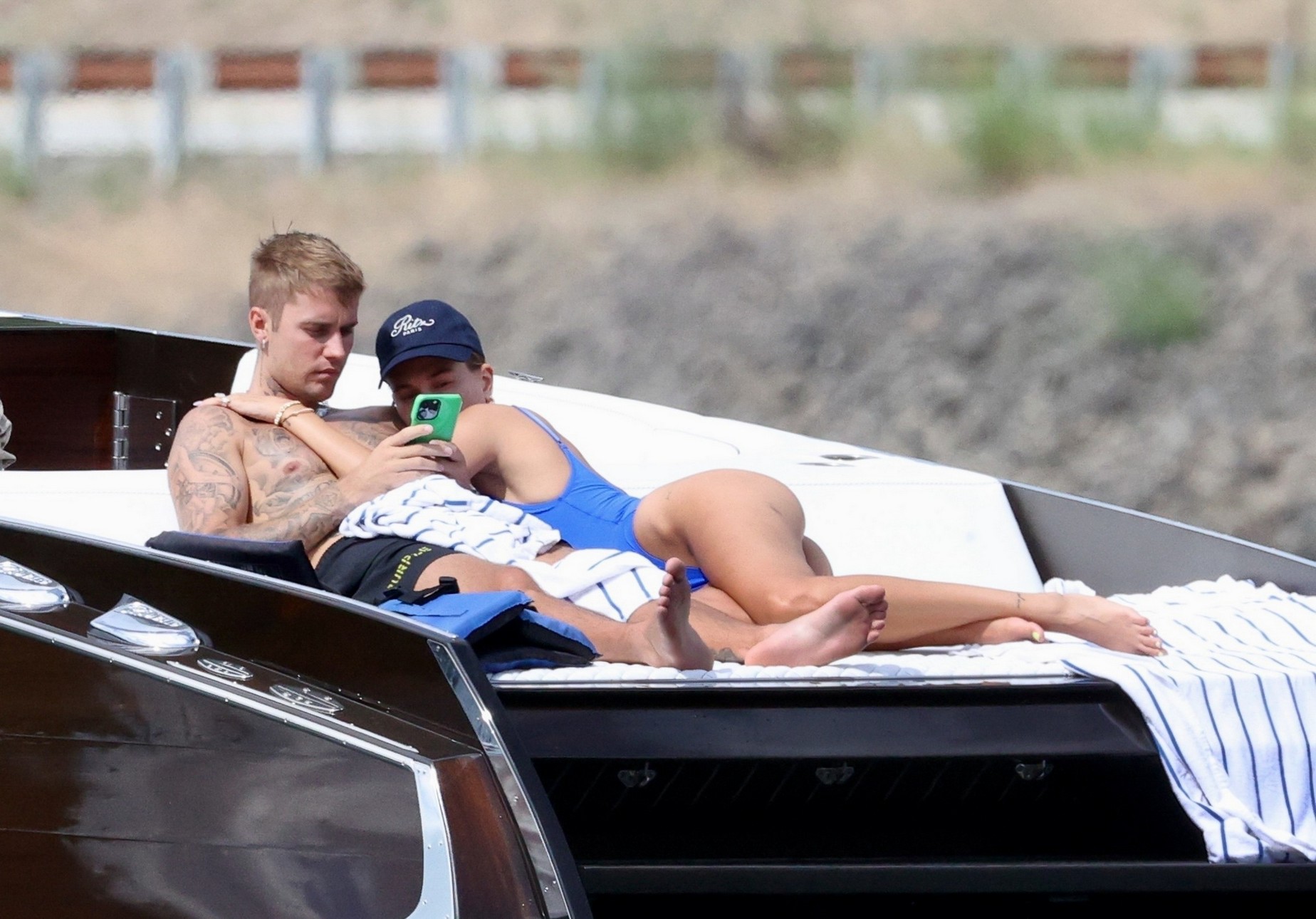 hailey-bieber-paparazzi-thefappening-cfd-8 hailey bieber paparazzi thefappening cfd 8