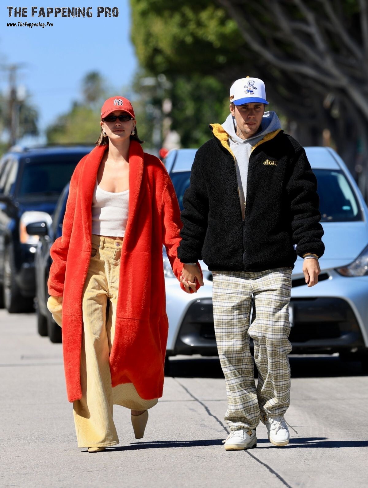 hailey-bieber-pokies-thefappening-cfd-7 Hailey Bieber Braless