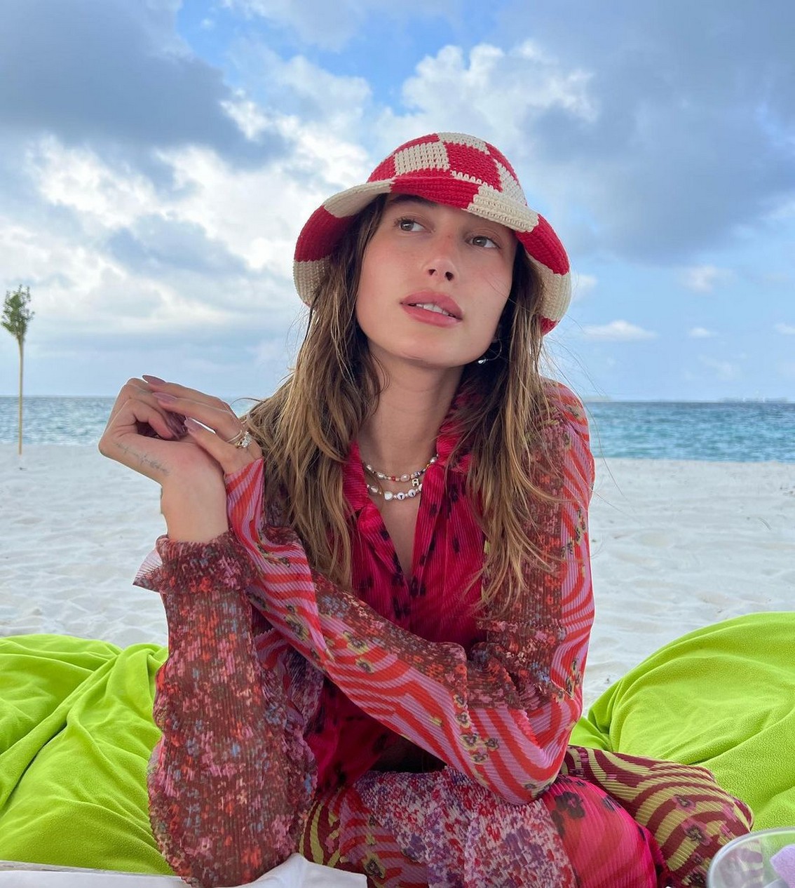 hailey-bieber-sexy-bikini-pics-from-maldives-thefappening-cfd-4 Hailey Bieber Sexy On Maldives