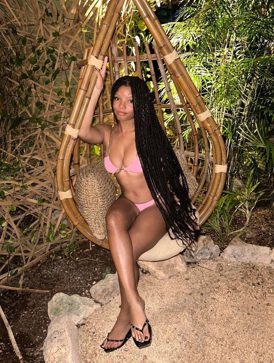 halle-bailey-feet-thefappening-cfd-1 Halle Bailey Feet