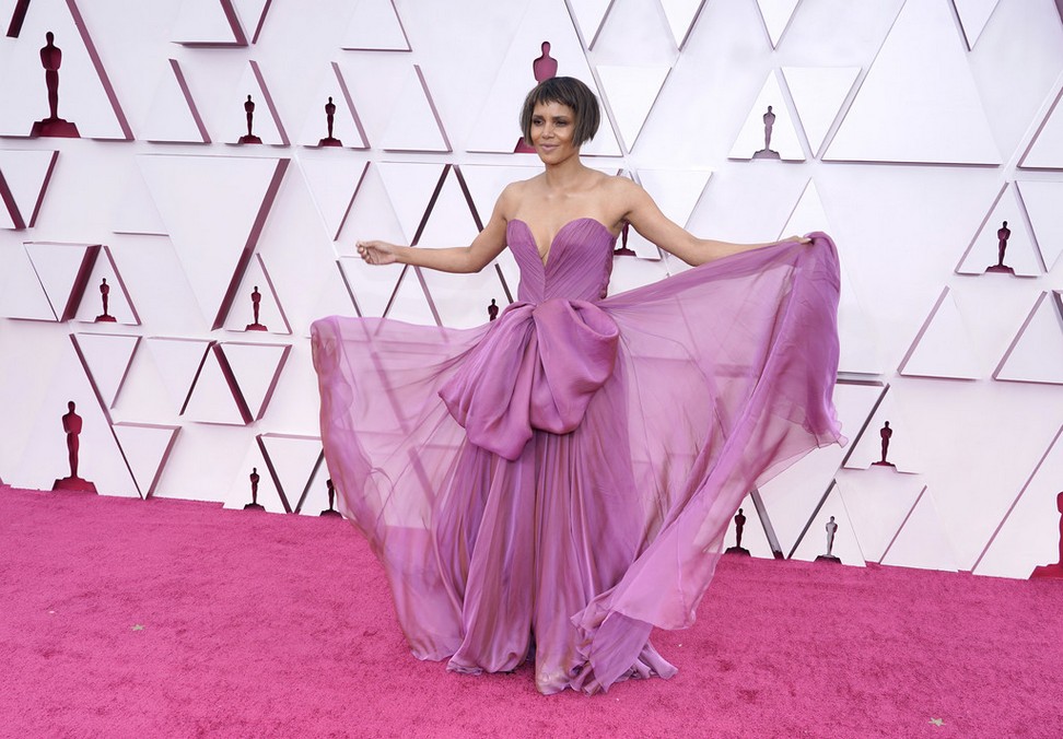 halle-berry-sexy-at-oscar-2021-thefappening-pro-9 halle berry sexy at oscar 2021 thefappening pro 9