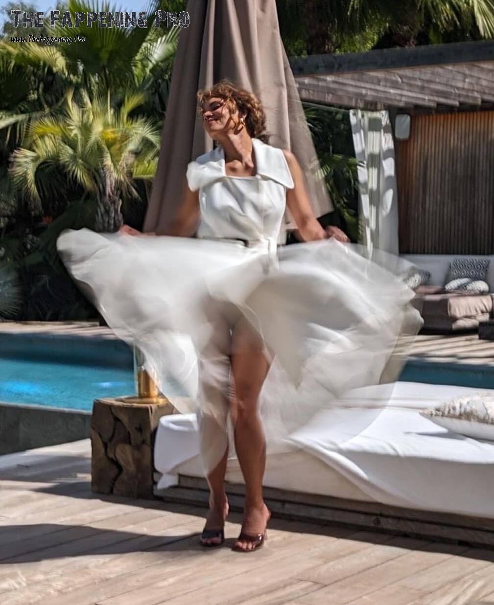 halle-berry-upskirt-thefappening-cfd-5-1 Halle Berry Upskirt