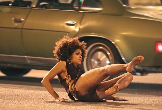 halle-berry-with-no-clothes-flash-tits-in-public-12 halle berry with no clothes flash tits in public 12