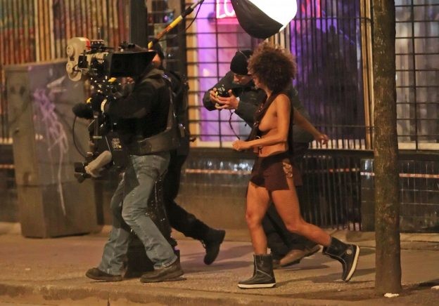 halle-berry-with-no-clothes-flash-tits-in-public-7 halle berry with no clothes flash tits in public 7