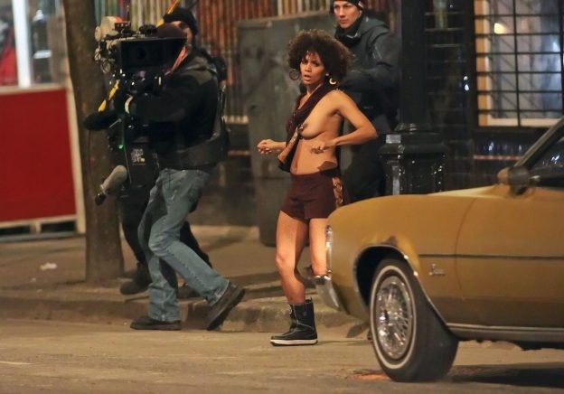 halle-berry-with-no-clothes-flash-tits-in-public-9 halle berry with no clothes flash tits in public 9