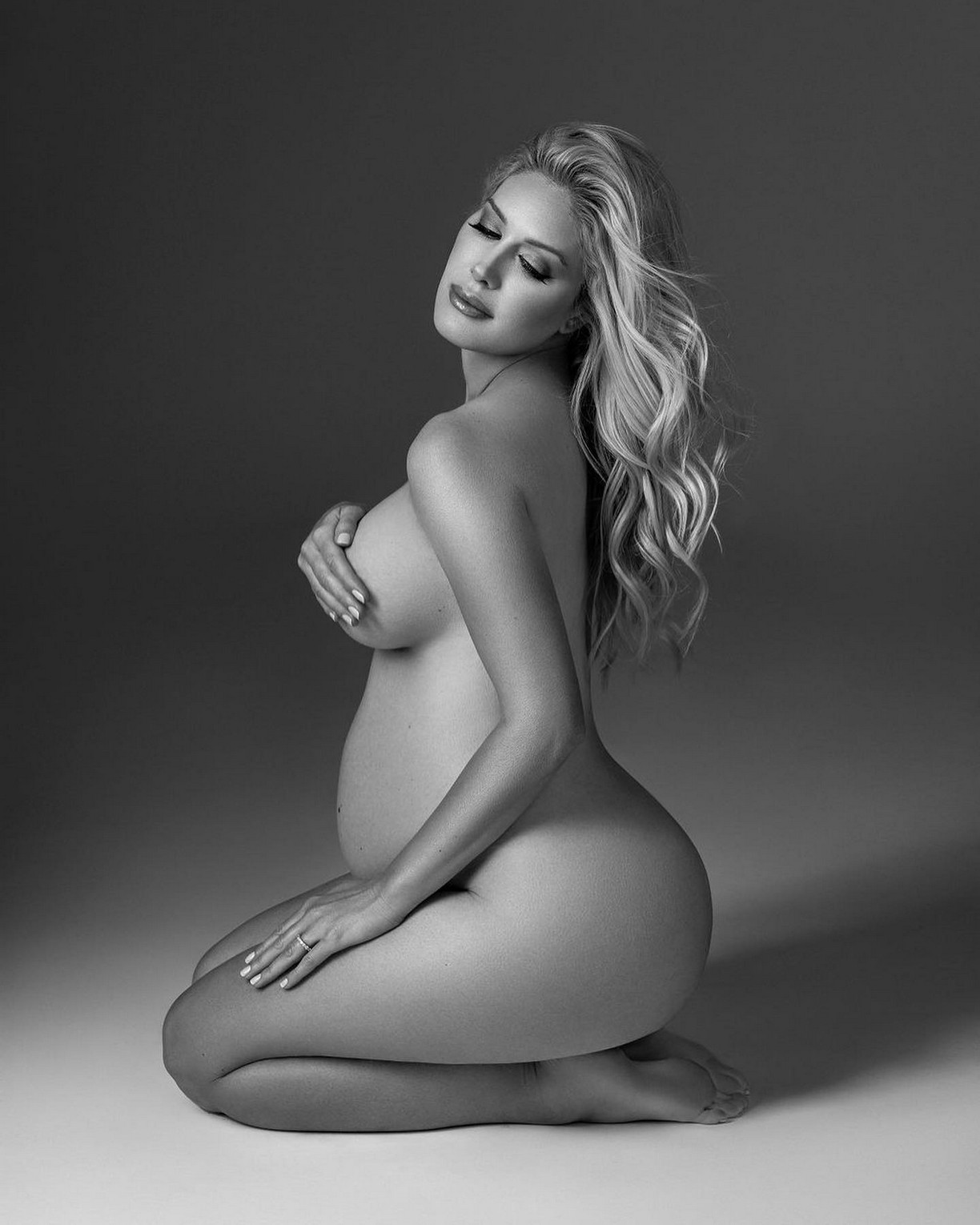 heidi-pratt-nude-pregnant-thefappening-cfd-1 Pregnant B&W Photos
