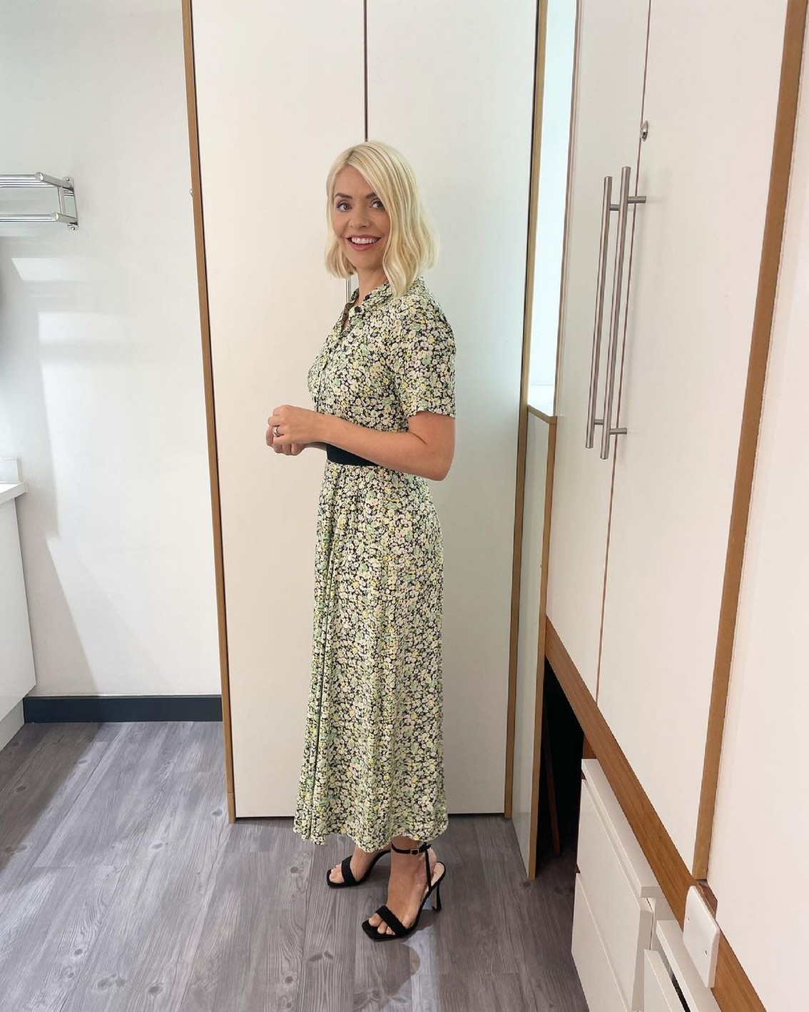 holly-willoughby-sexy-thefappening-cfd-15 Holly Willoughby Cute In Dress