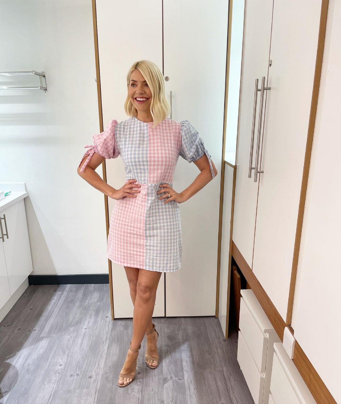 holly-willoughby-sexy-thefappening-cfd-5 Holly Willoughby Fappening