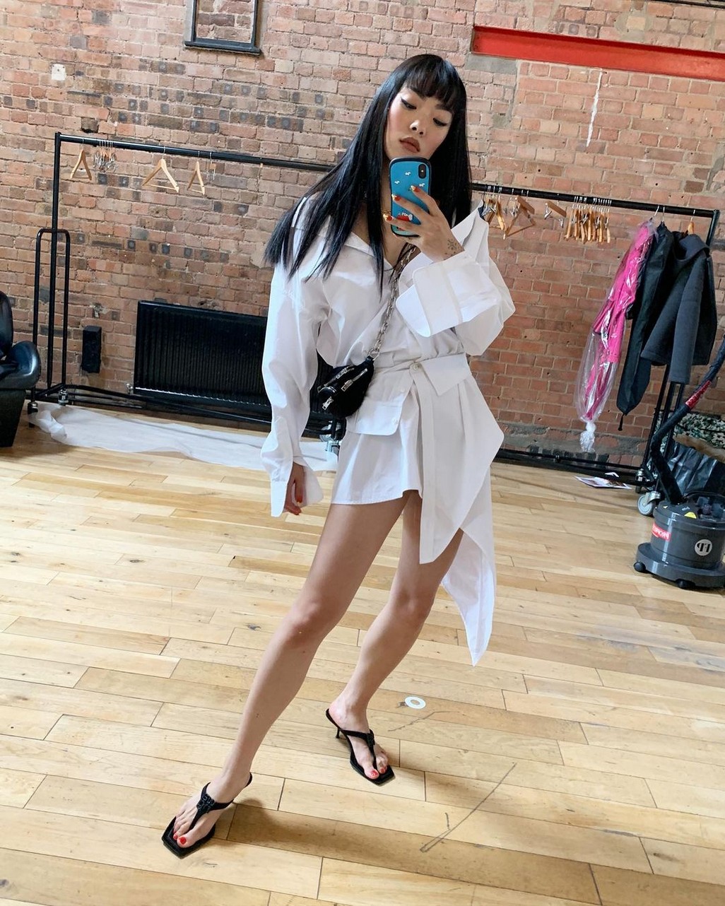 hot-selfie-of-rina-sawayama-thefappening-cfd-3 Rina Sawayama Barefoot Selfie