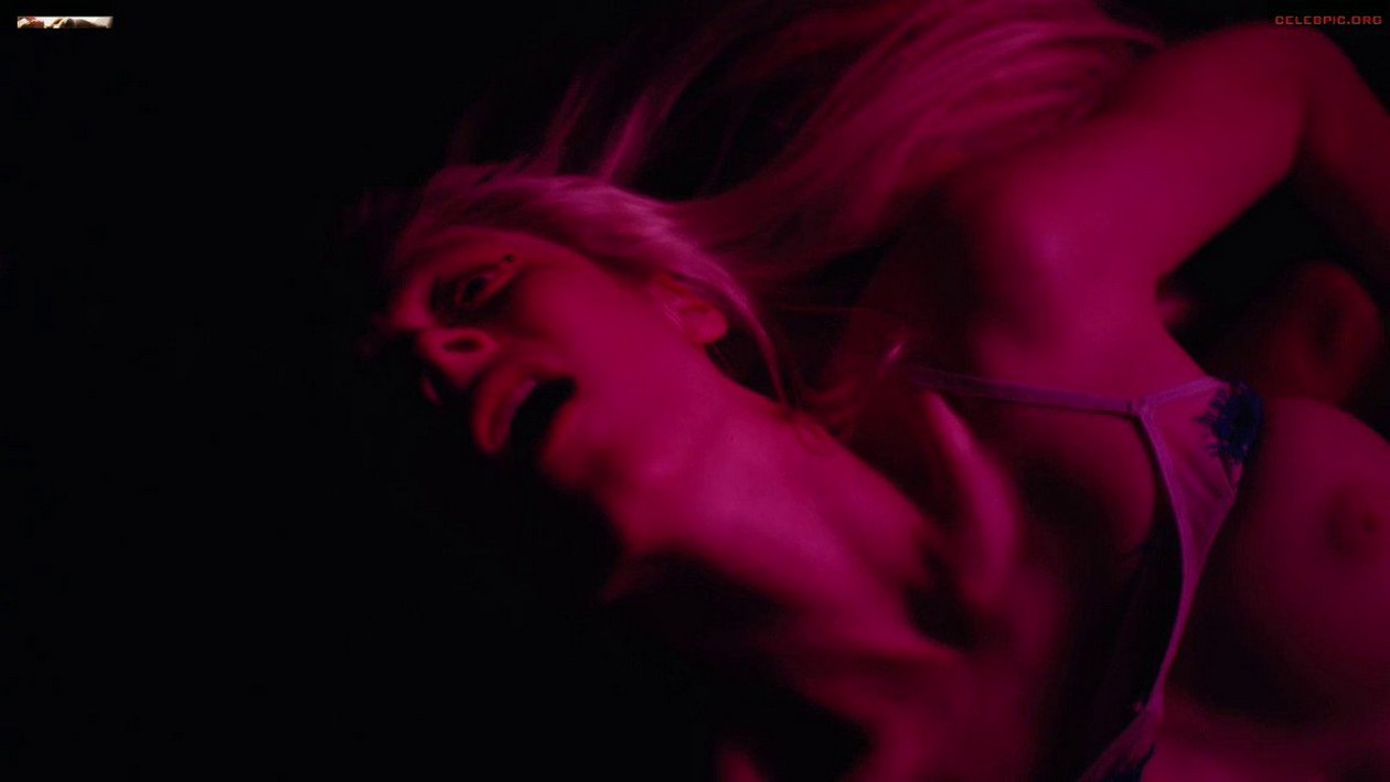 hunter-schafer-nude-thefappening-cfd-5 hunter schafer nude thefappening cfd 5