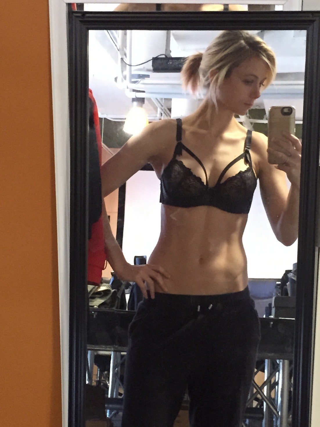 iliza-shlesinger-nude-thefappening-126 iliza shlesinger nude thefappening 126
