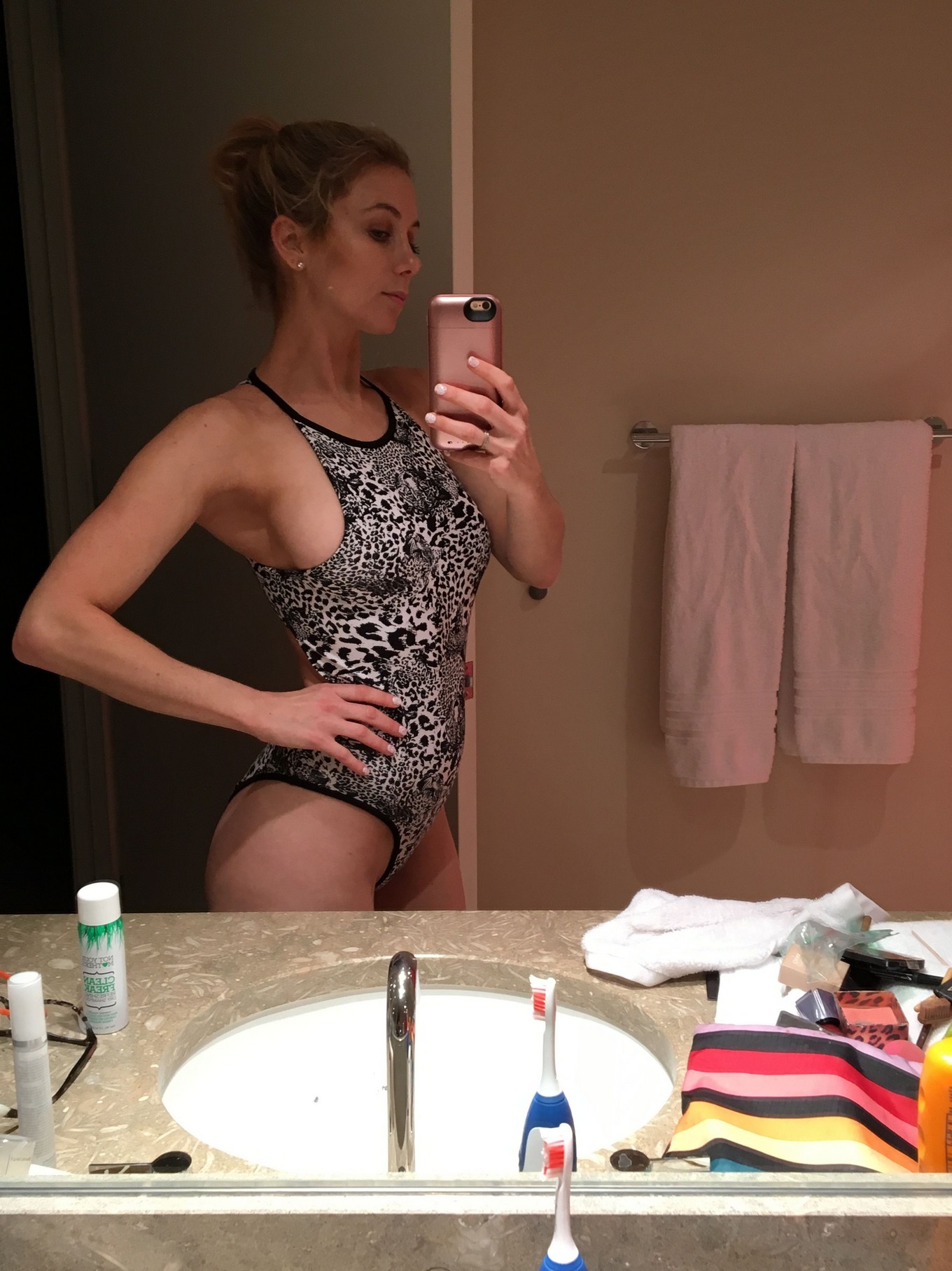 iliza-shlesinger-nude-thefappening-163 iliza shlesinger nude thefappening 163