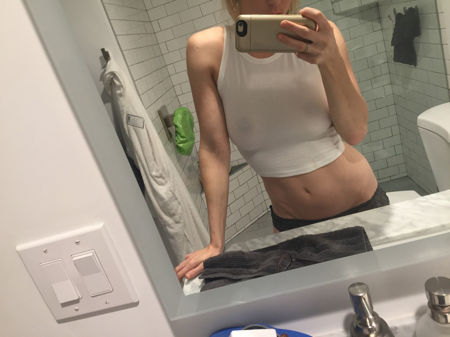iliza-shlesinger-nude-thefappening-177 iliza shlesinger nude thefappening 177