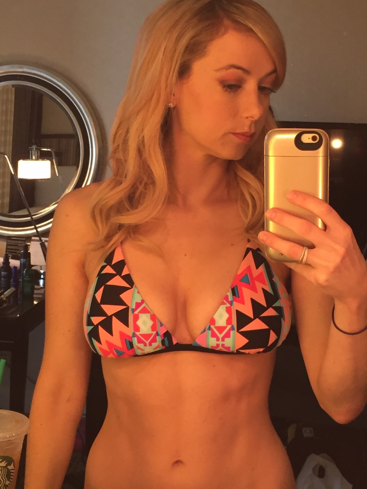 iliza-shlesinger-nude-thefappening-181 iliza shlesinger nude thefappening 181