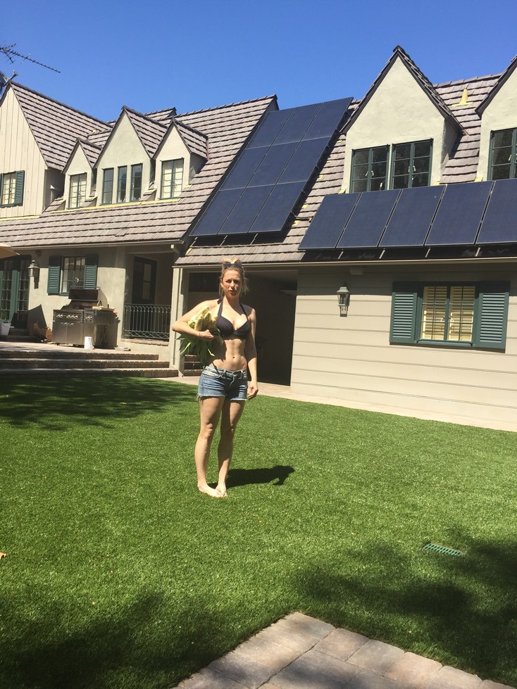 iliza-shlesinger-nude-thefappening-94 iliza shlesinger nude thefappening 94