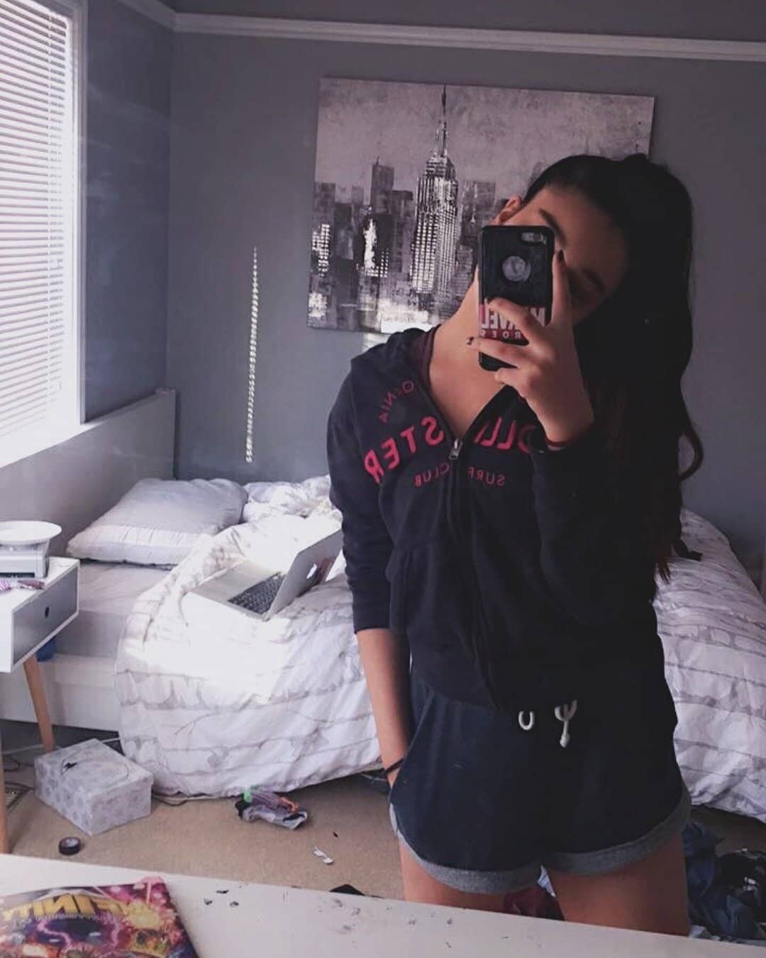 iman-vellani-selfie-thefappening-cfd-1 Iman Vellani Leaked Selfie
