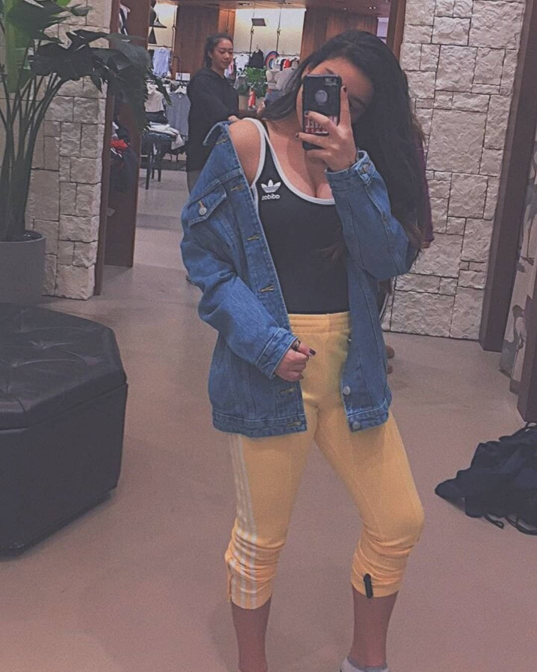 iman-vellani-selfie-thefappening-cfd-2 Iman Vellani Hot On Selfie