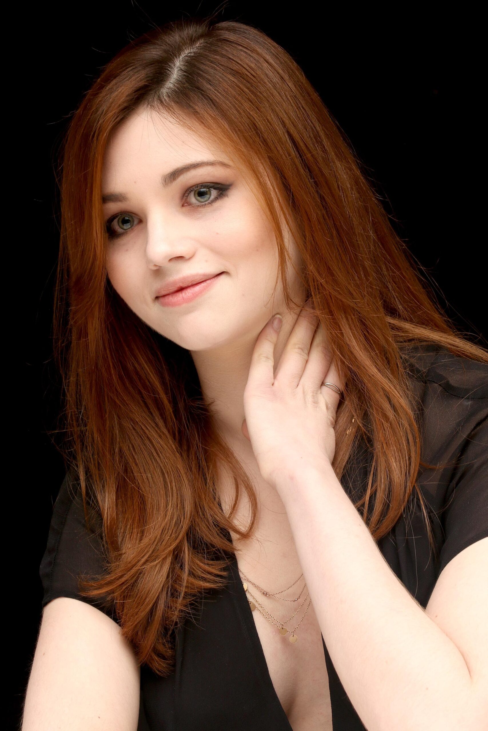 india-eisley-sexy-braless-fauna-hodel-10 india eisley sexy braless fauna hodel 10 scaled