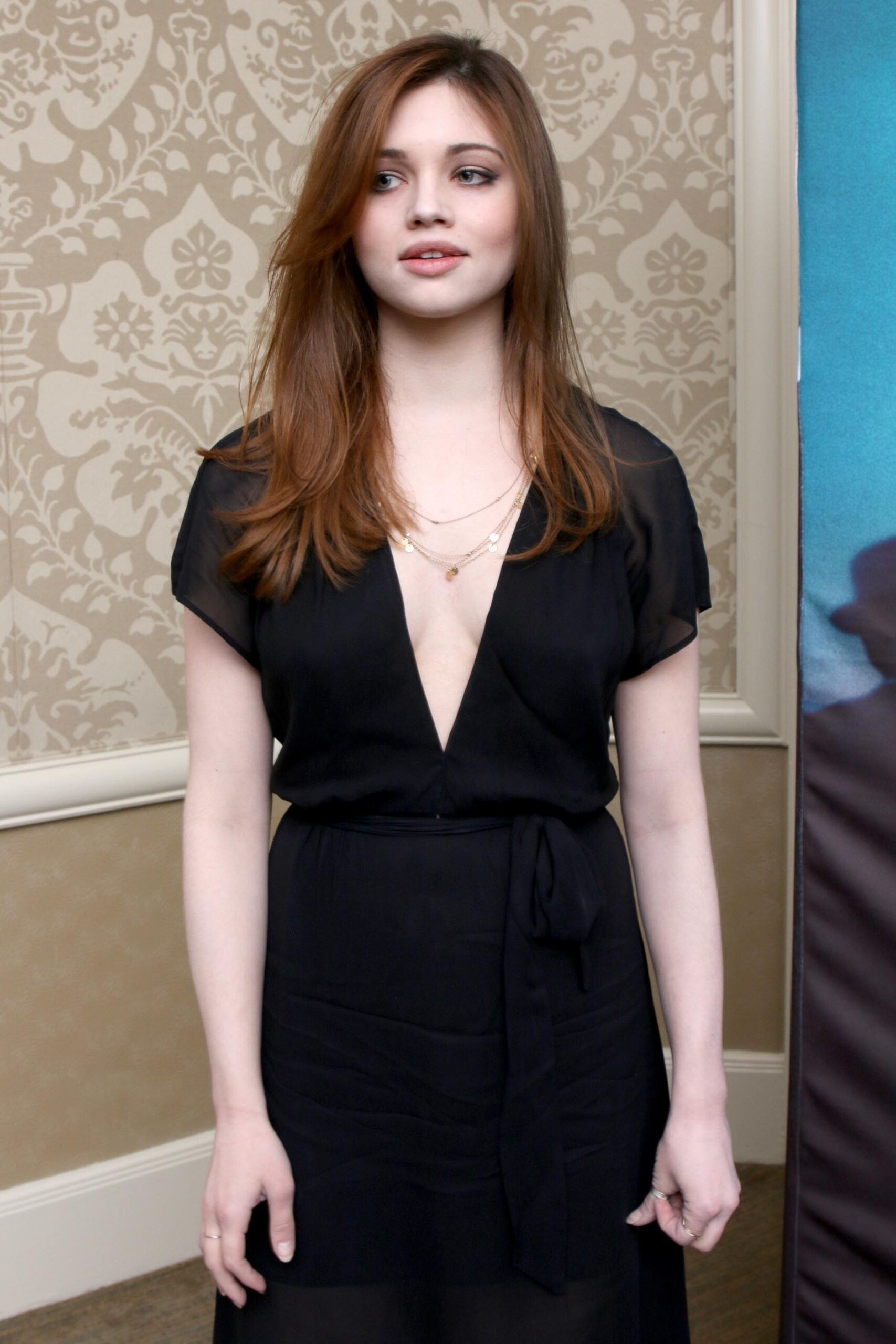 india-eisley-sexy-braless-fauna-hodel-2 india eisley sexy braless fauna hodel 2 scaled