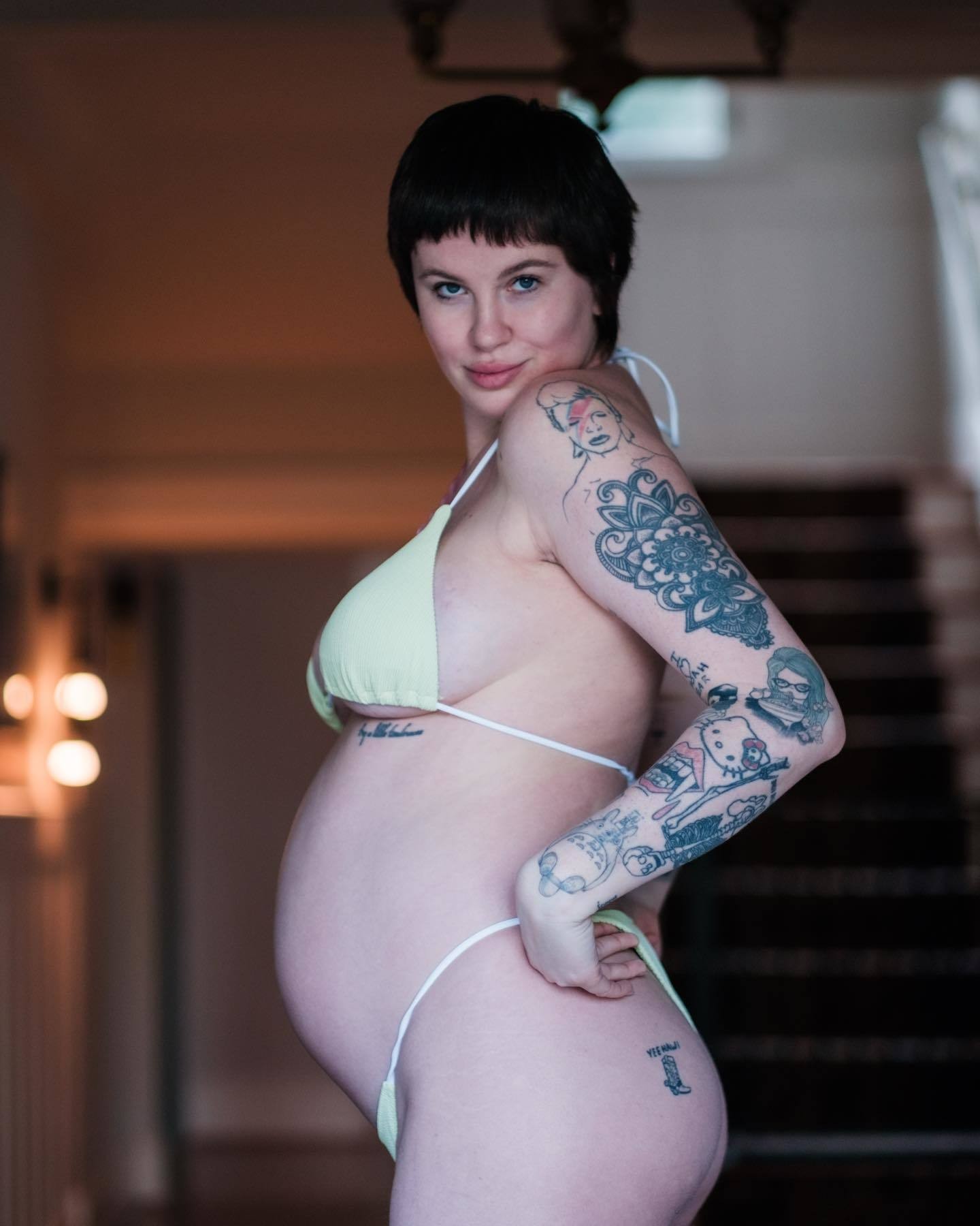 ireland-baldwin-pregnant-thefappening-cfd-4 Ireland Baldwin Huge Baby Bump