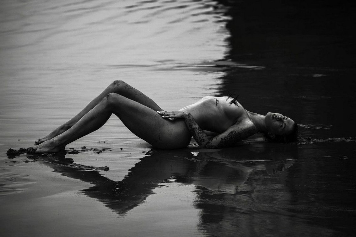 ireland-baldwin-selfie-new-tattoo-thefappening-cfd-1 Ireland Baldwin Naked