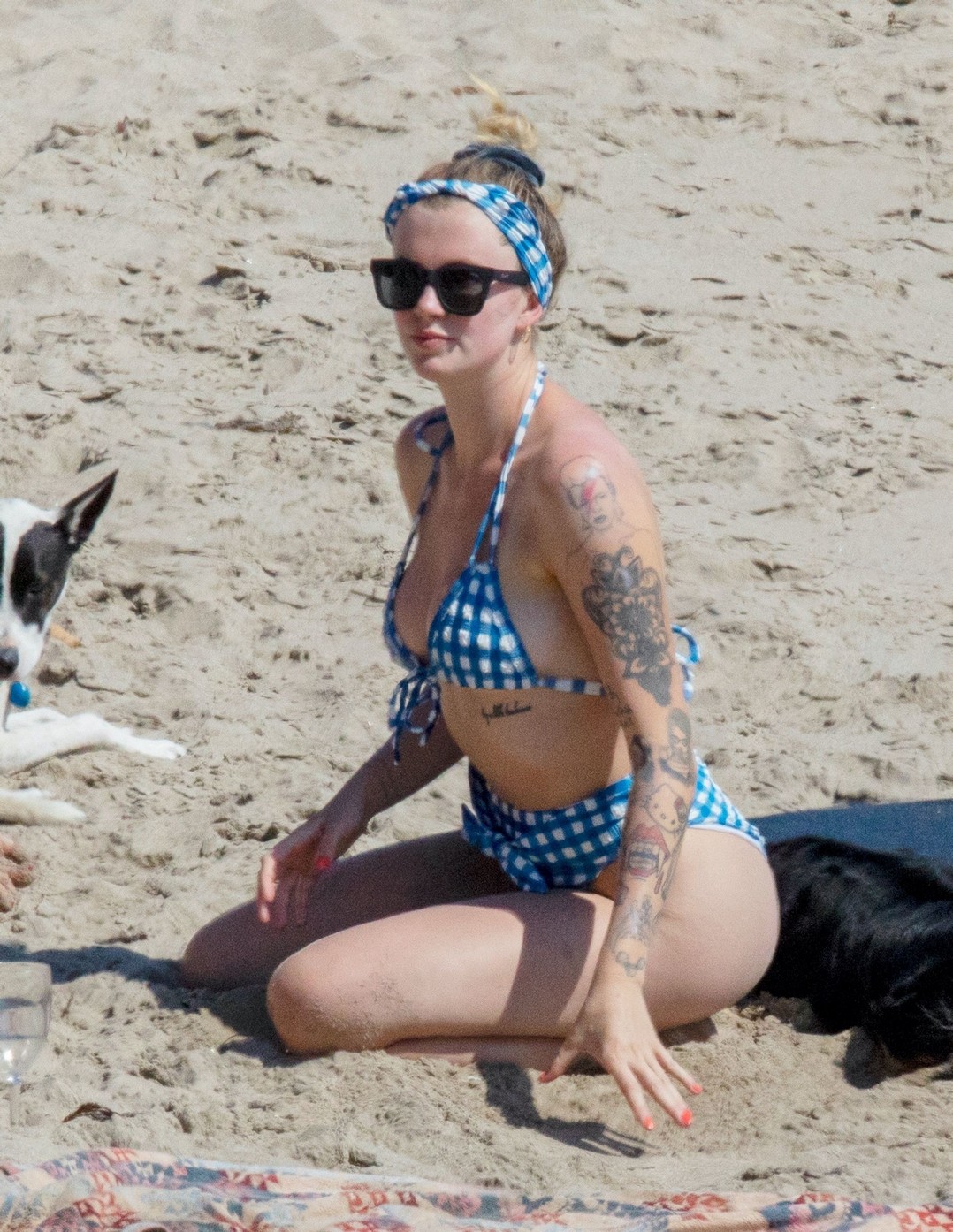 ireland-baldwin-sexy-ass-in-vintage-bikini-thefappening-pro-29 ireland baldwin sexy ass in vintage bikini thefappening pro 29