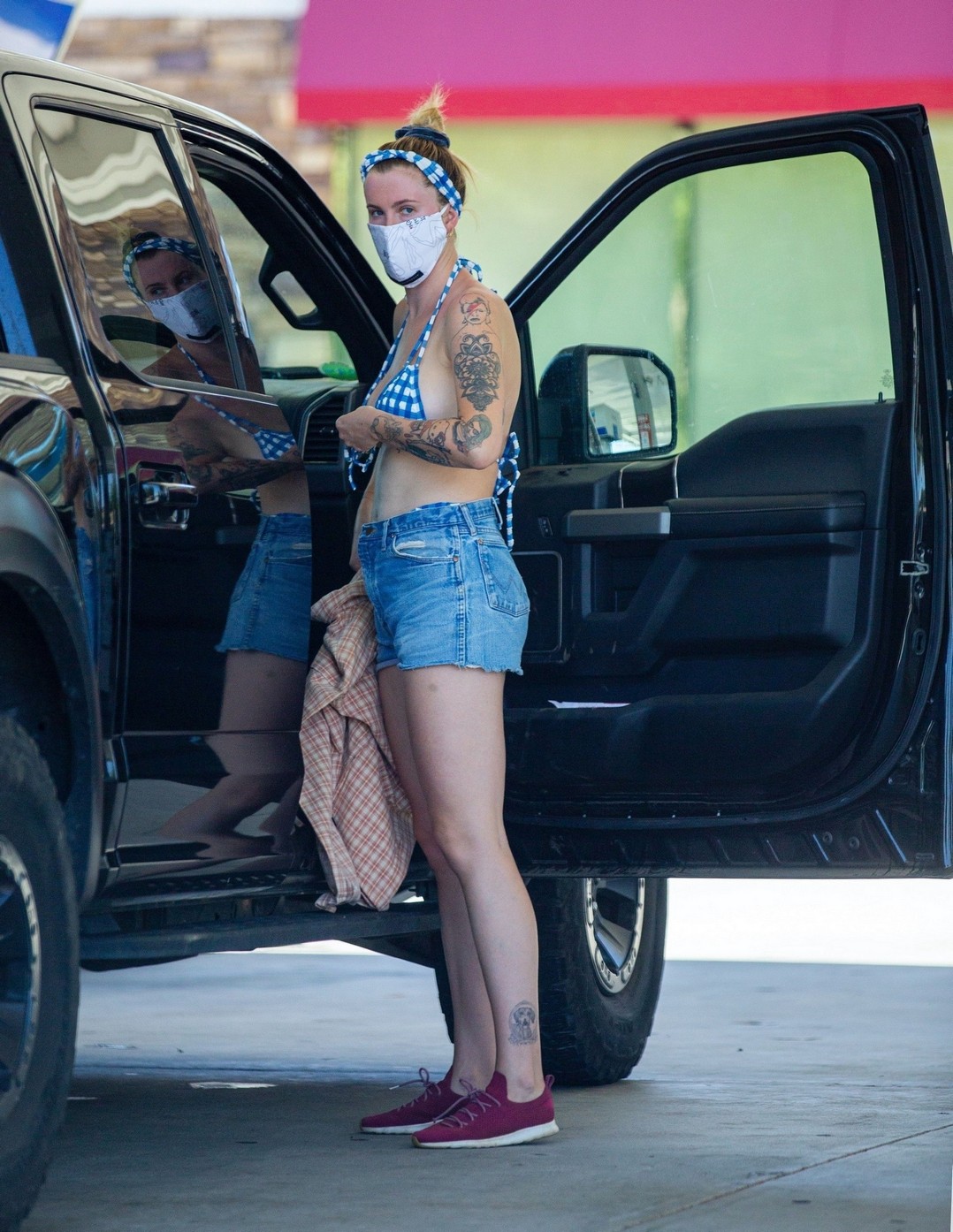 ireland-baldwin-sexy-ass-in-vintage-bikini-thefappening-pro-42 ireland baldwin sexy ass in vintage bikini thefappening pro 42