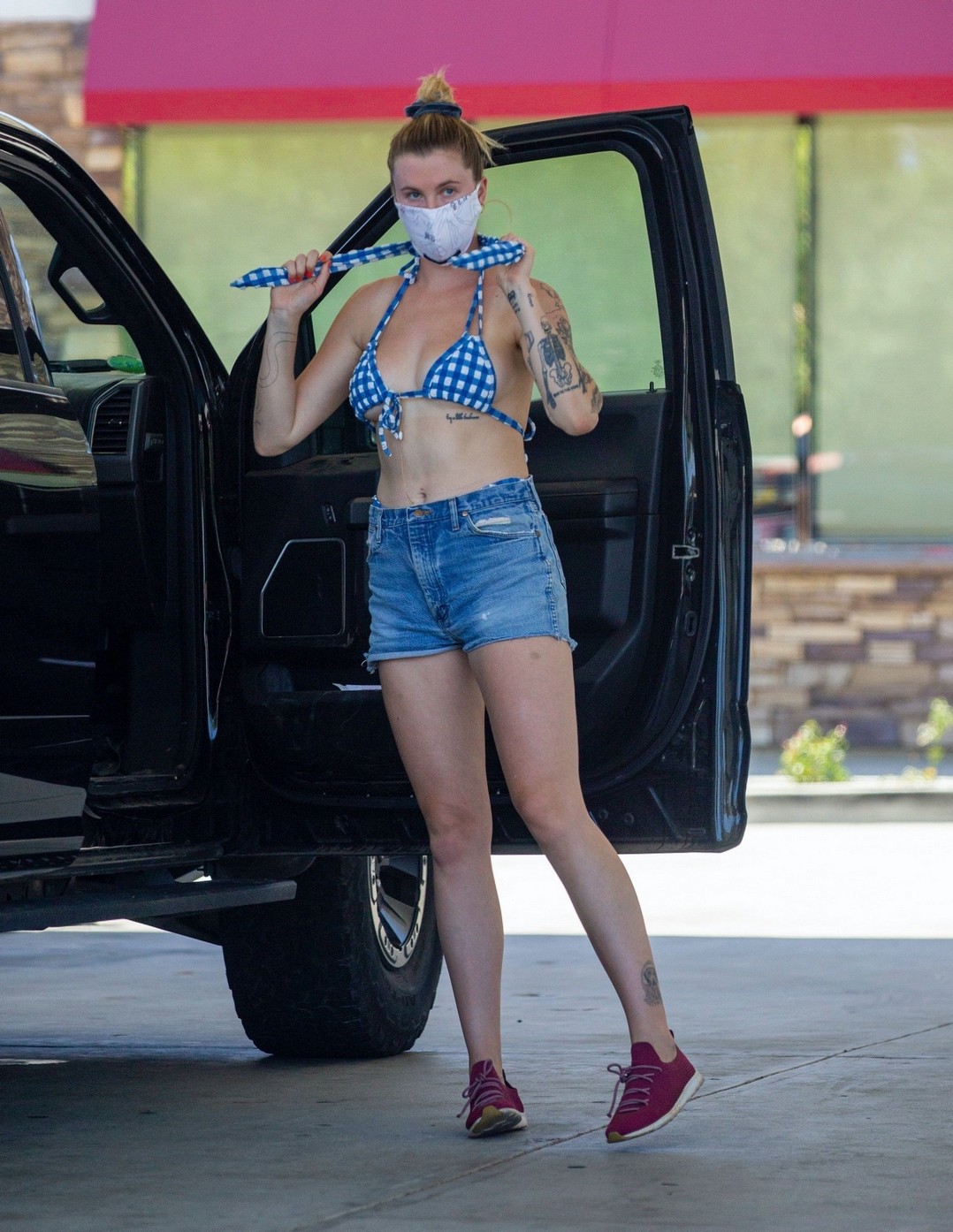 ireland-baldwin-sexy-ass-in-vintage-bikini-thefappening-pro-46 ireland baldwin sexy ass in vintage bikini thefappening pro 46