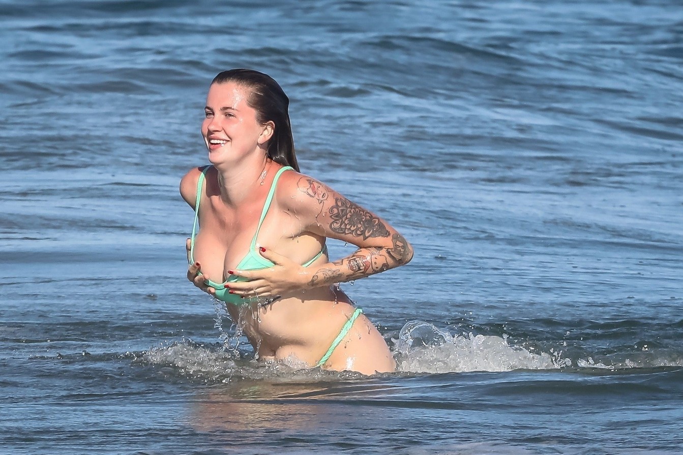 ireland-baldwin-sexy-tits-in-a-bikini-thefappening-pro-35 ireland baldwin sexy tits in a bikini thefappening pro 35