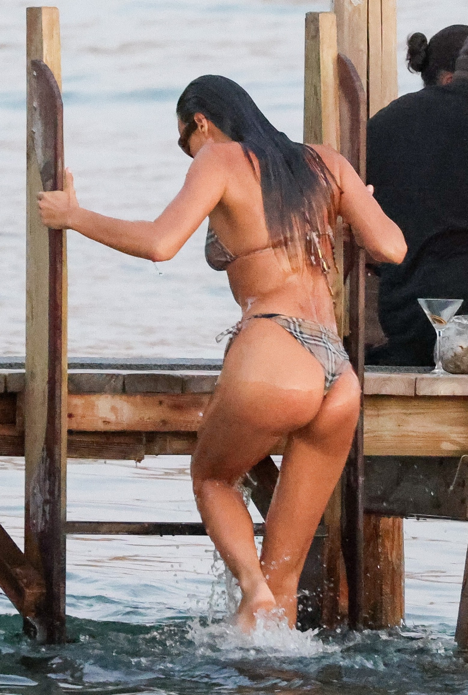 irina-shayk-bikini-ibiza-2022-thefappening-cfd-6 irina shayk bikini ibiza 2022 thefappening cfd 6