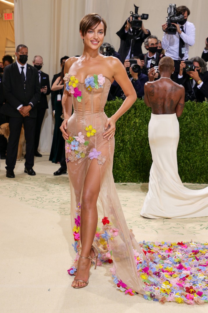 irina-shayk-hot-met-gala-2021-thefappening-cfd-2 Irina Shayk Hot At Met Gala 2021