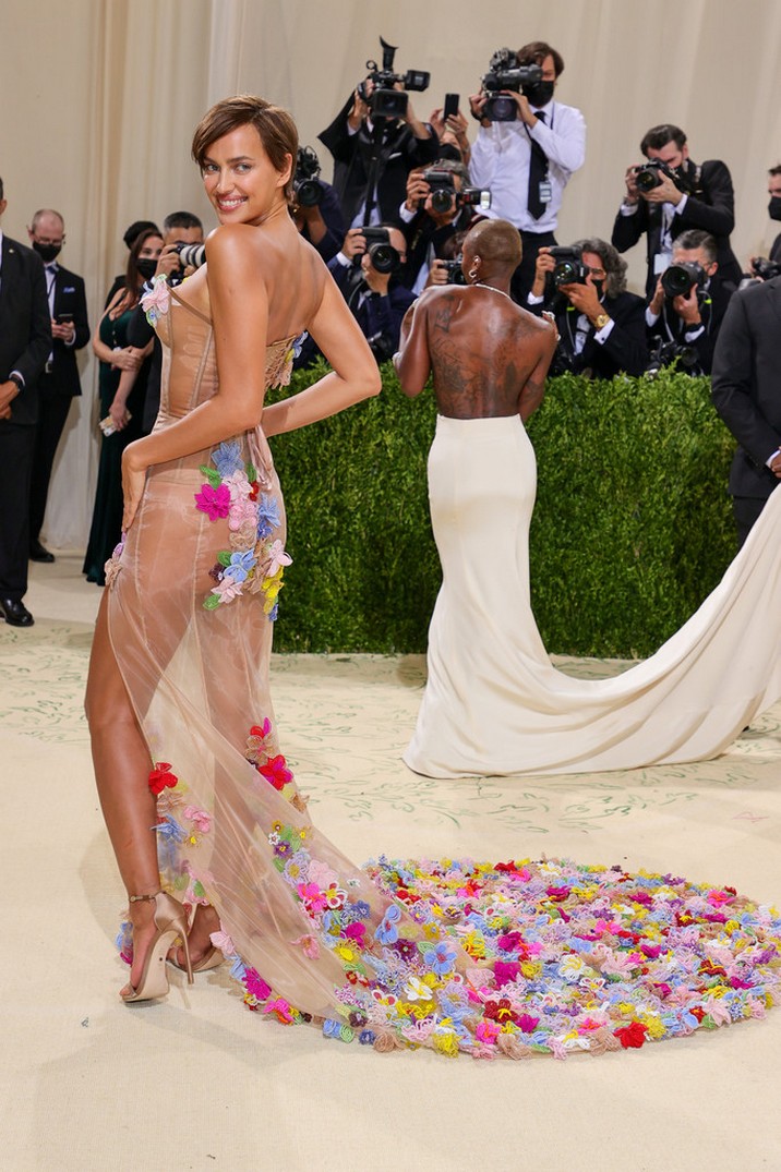 irina-shayk-hot-met-gala-2021-thefappening-cfd-5 Irina Shayk Fappening