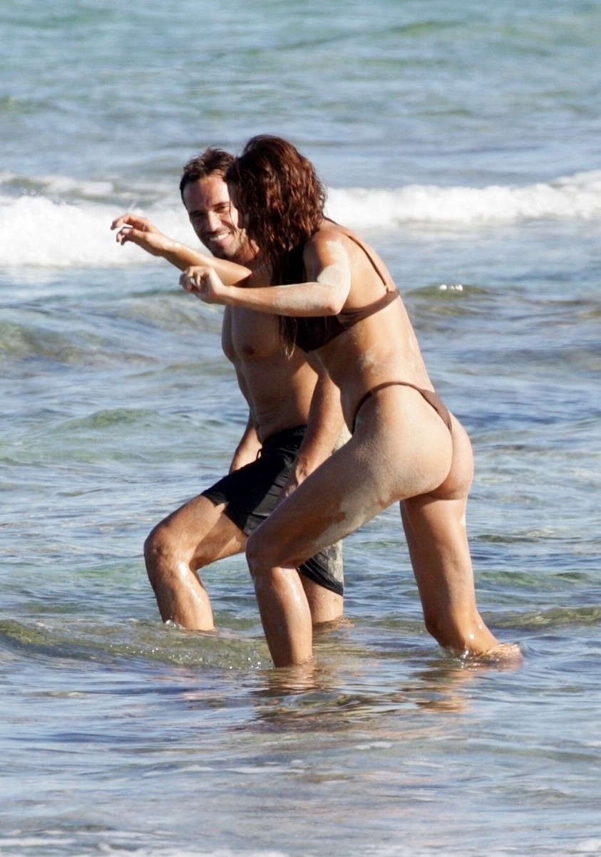 irina-shayk-nip-slip-and-sexy-ass-thefappening-cfd-27 irina shayk nip slip and sexy ass thefappening cfd 27