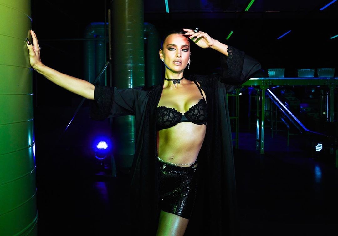 irina-shayk-sexy-at-savage-x-fenty-show-thefappeningpro-13 irina shayk sexy at savage x fenty show thefappeningpro 13
