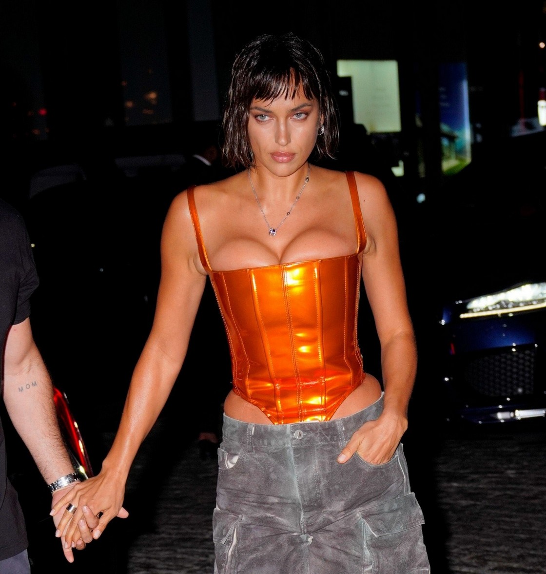 irina-shayk-sexy-in-tight-corset-thefappening-cfd-17 Irina Shayk Sexy