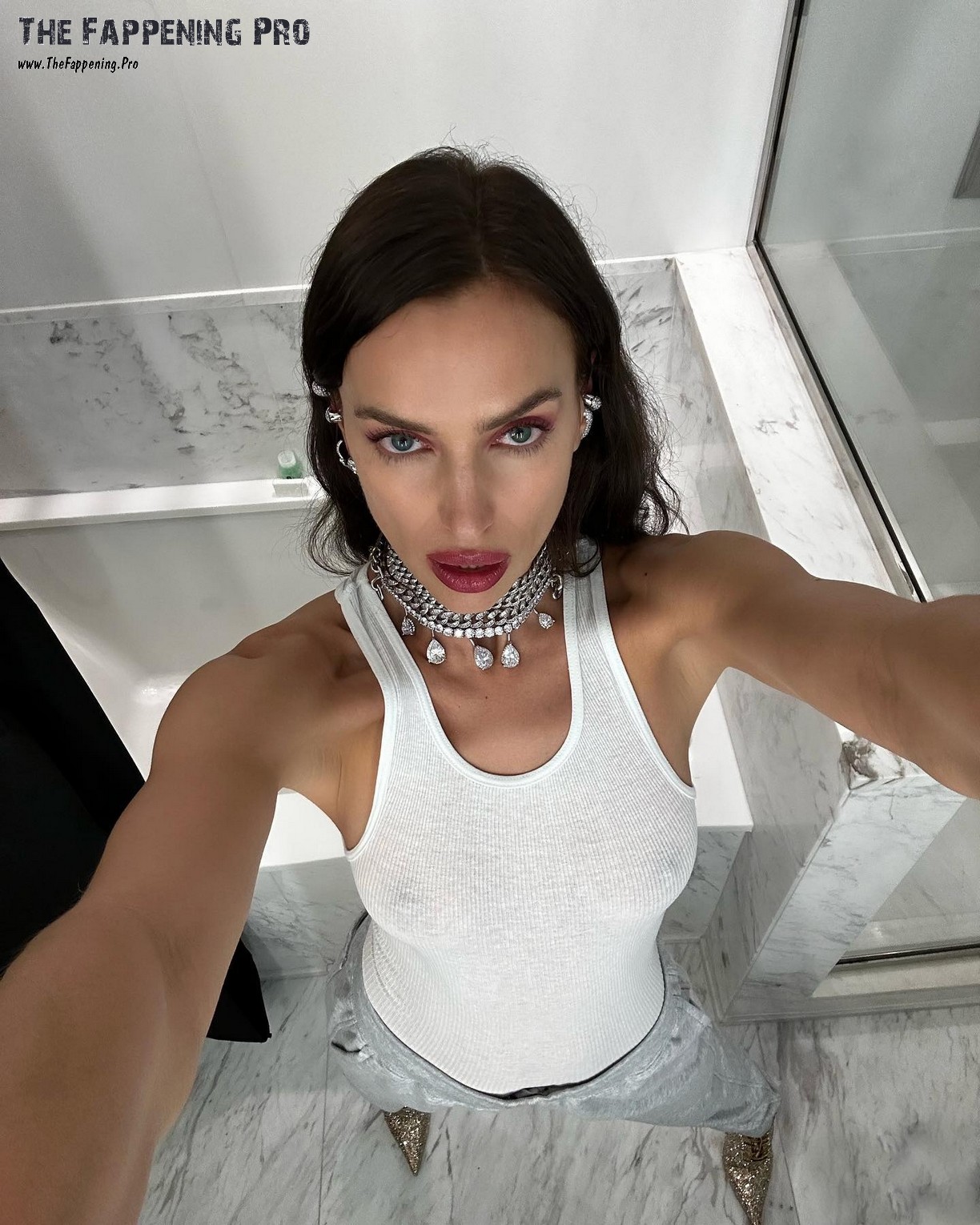 irina-shayk-tits-thefappening-cfd-1-1 Irina Shayk See Through