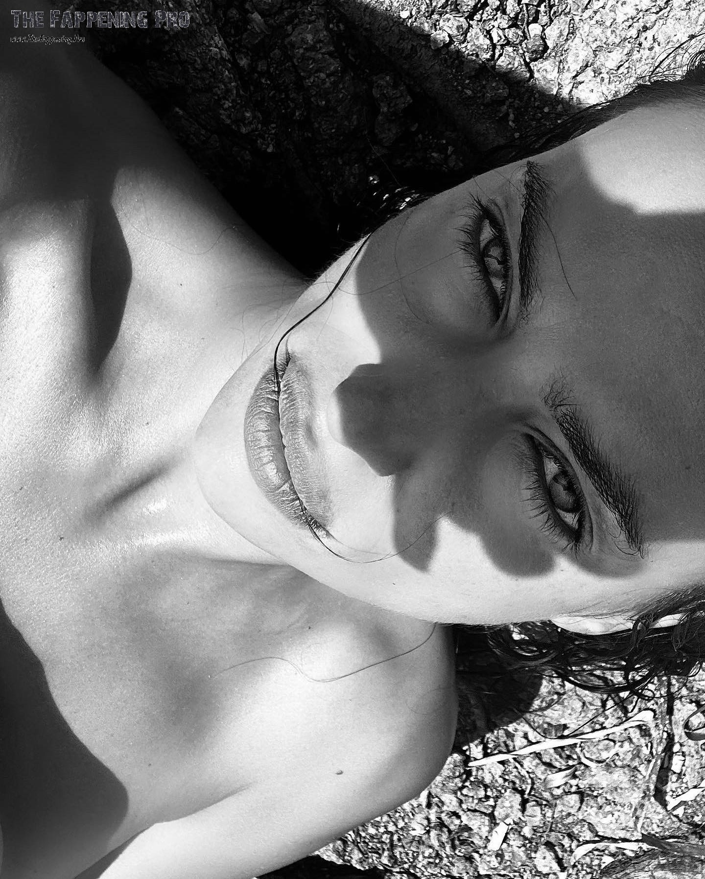 irina-shayk-topless-thefappening-cfd-8 Irina Shayk