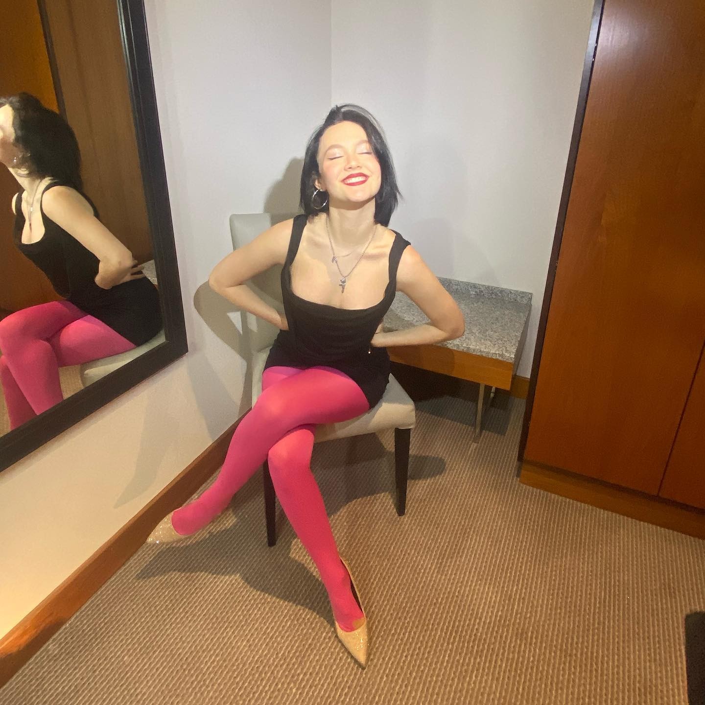 iris-apatow-leaked-thefappening-cfd-10 Iris Apatow Deep Cleavage Tits