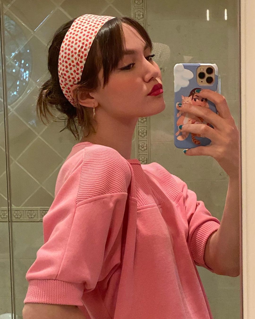 iris-apatow-selfie-thefappening-cfd-3 Iris Apatow Leaked Selfie