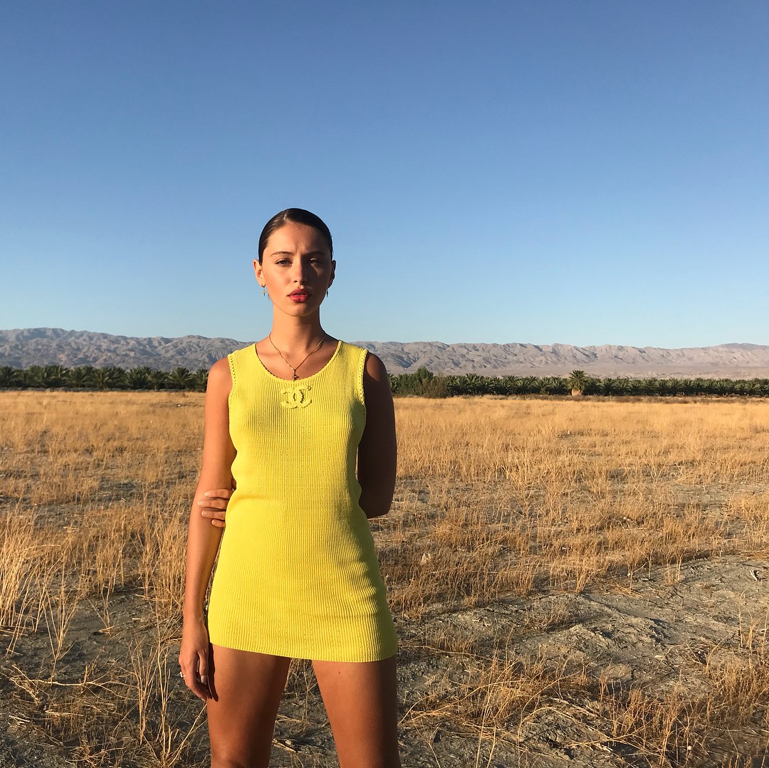 iris-law-hot-sexy-pics-10 iris law hot sexy pics 10