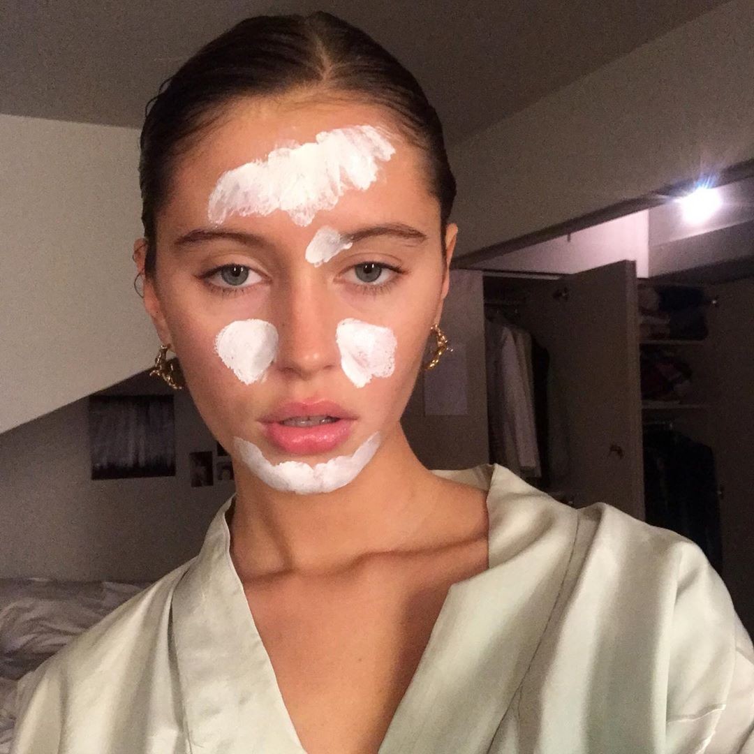 iris-law-hot-sexy-pics-16 iris law hot sexy pics 16