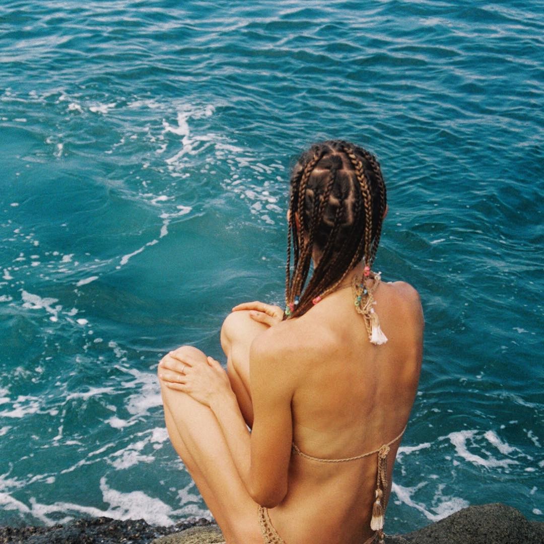 isabelle-cornish-22-topless-thefappening-pro_ isabelle cornish 22 topless thefappening pro
