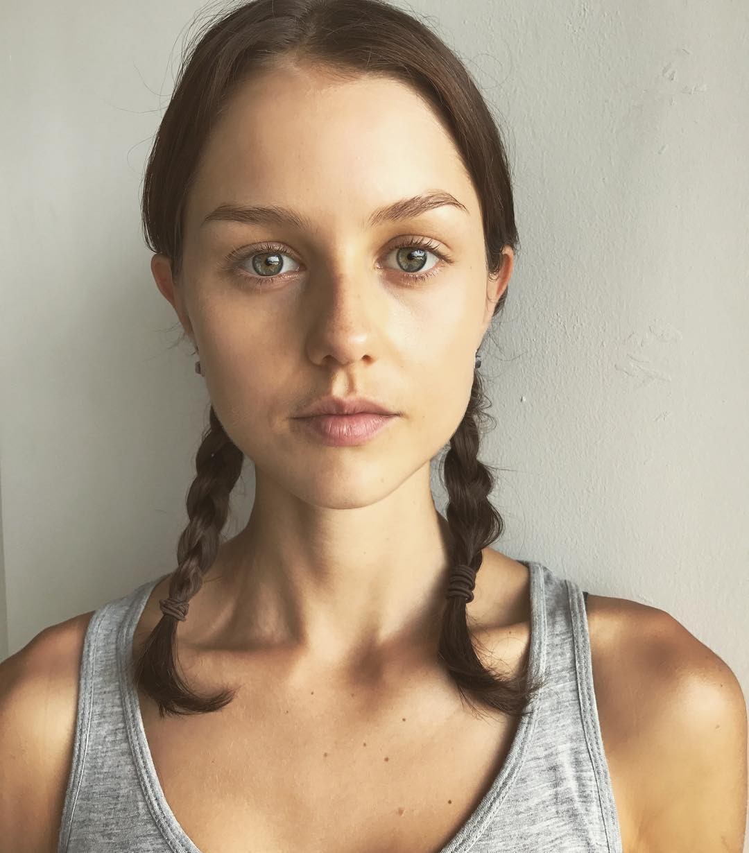 isabelle-cornish-69-topless-thefappening-pro_ isabelle cornish 69 topless thefappening pro